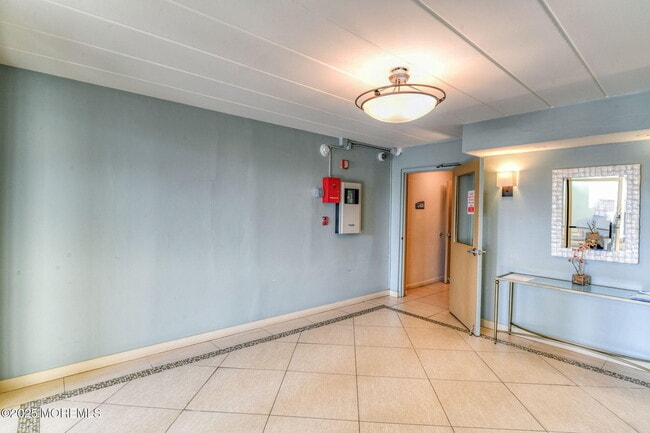 Building Photo - 200 Ocean Park Ave