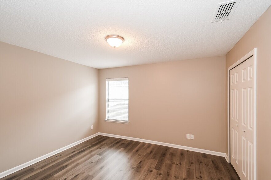 Building Photo - 6199 Whitsbury Ct