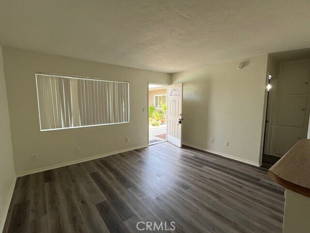 Building Photo - 45521 Sunset Ln