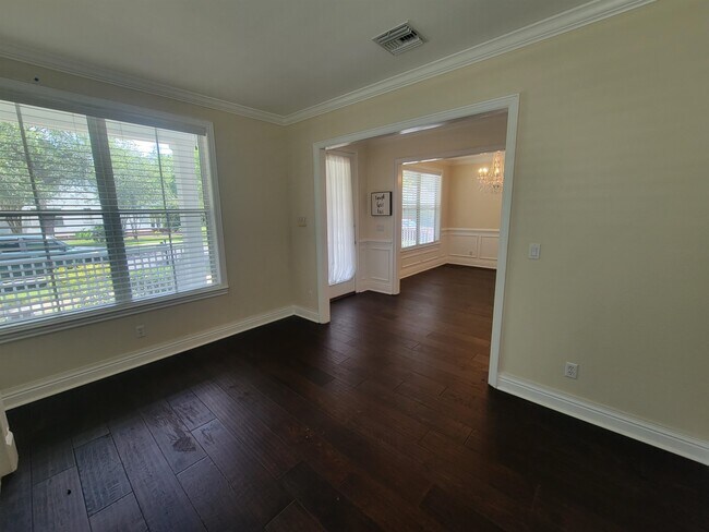 Building Photo - 3773 Overlook Dr