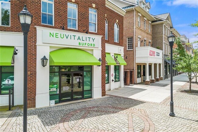 Building Photo - 15 Buford Village Walk