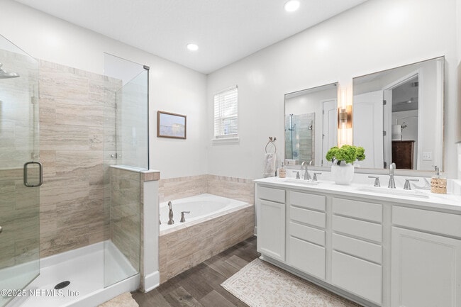 Building Photo - 1067 Seaside Dr N