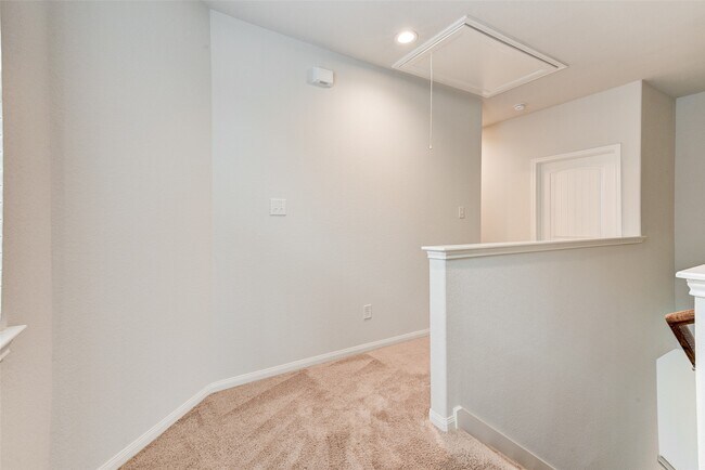 Building Photo - 24810 Lorenzo Glaze Trail