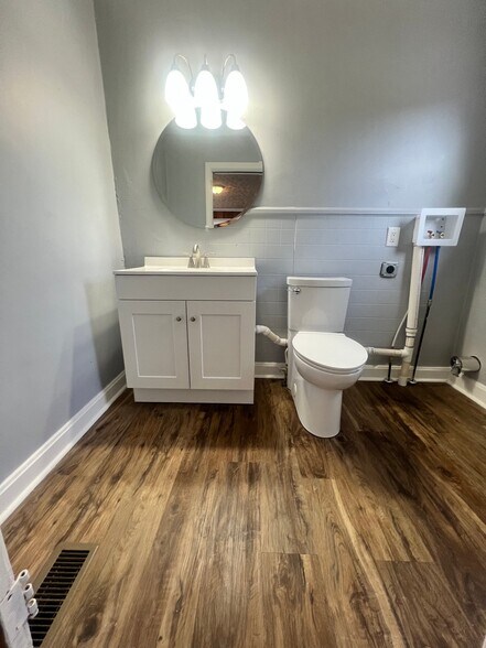 Building Photo - 1012 Louise Rd