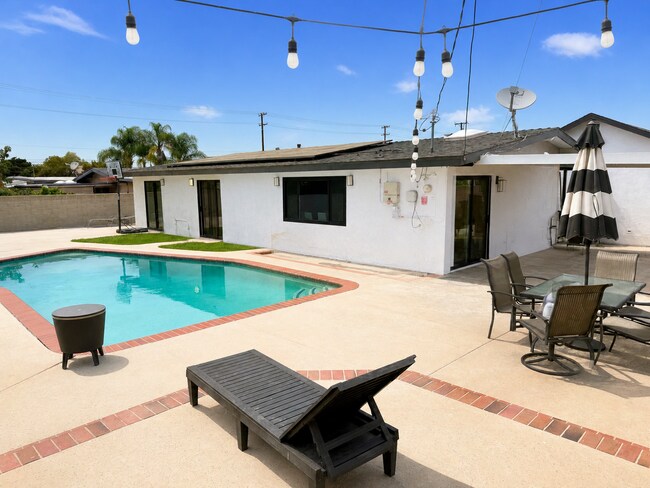Building Photo - 524 E Navilla Pl