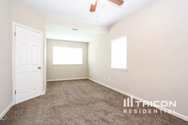 Building Photo - 12318 Flaxen Dr