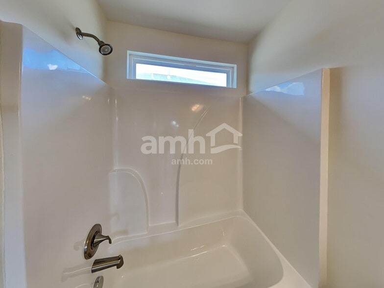 Building Photo - 5083 Trailwater Dr