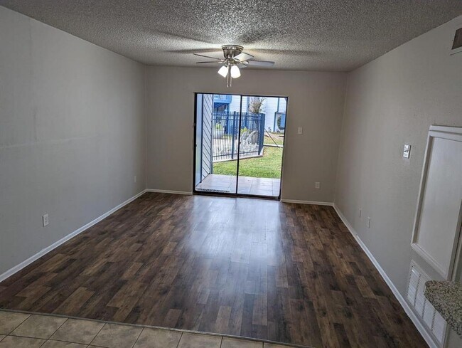 Building Photo - 13151 Walden Rd