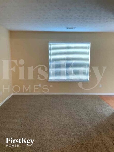 Building Photo - 15 Dairyland Dr