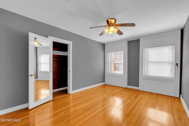 Building Photo - 923 McKelligon Dr