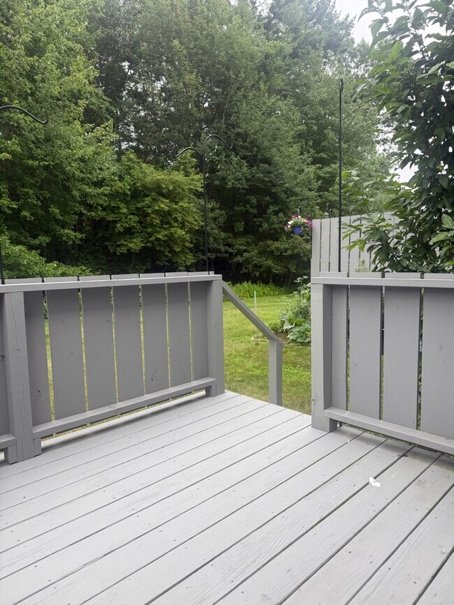 Building Photo - 303 Twin Lakes Dr