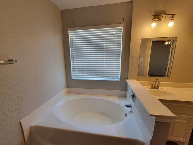 Building Photo - 6123 Flower Meadow