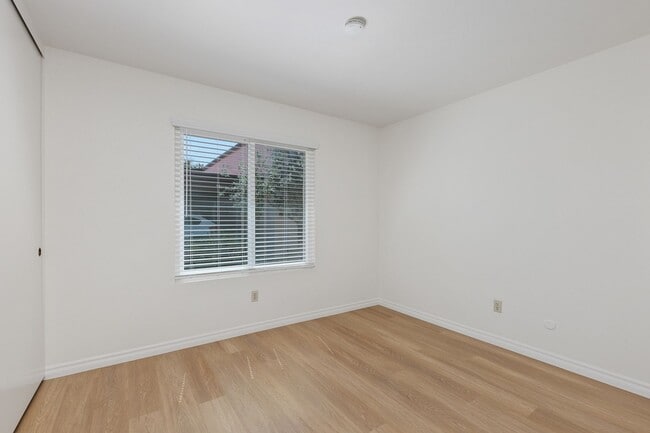 Building Photo - 16924 Caminito Santico