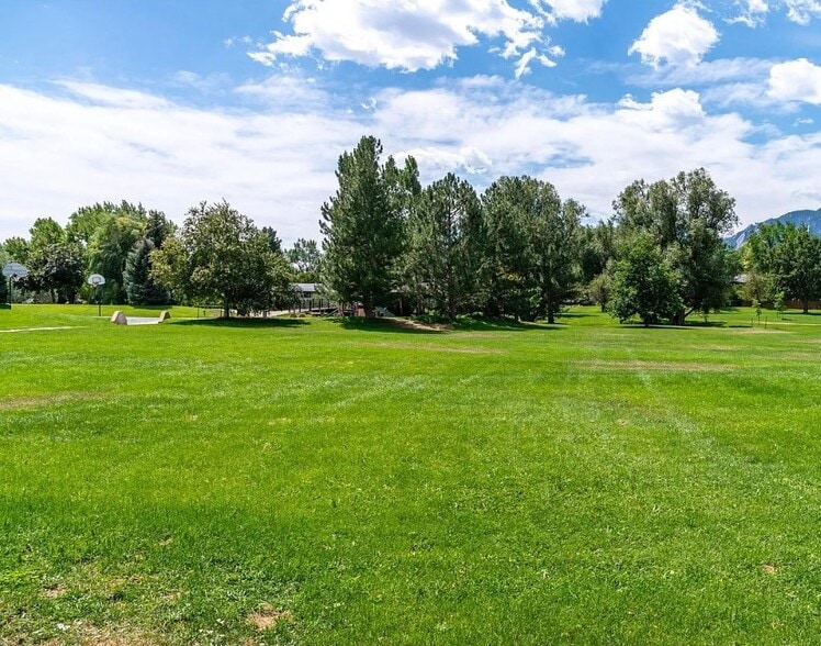 Building Photo - 2633 Sherwood Cir