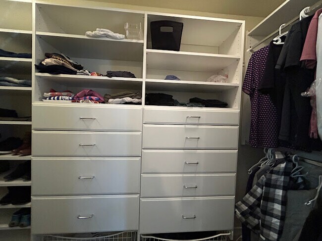 Building Photo - 4577 Madison Ave