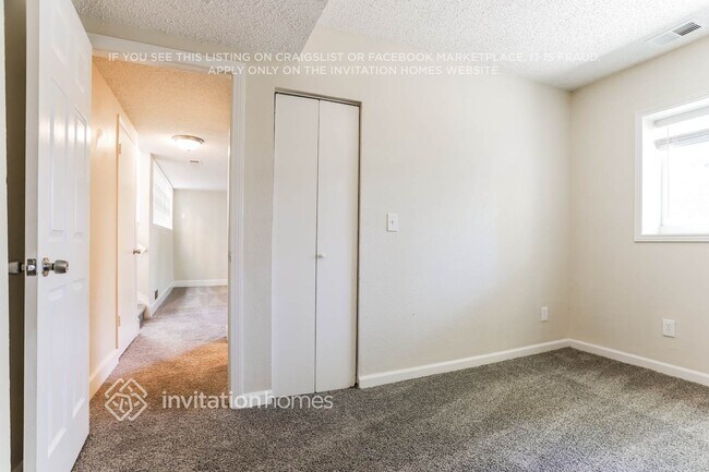 Building Photo - 4443 Biscay St