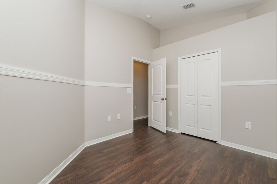 Building Photo - 18530 Kentisbury Ct