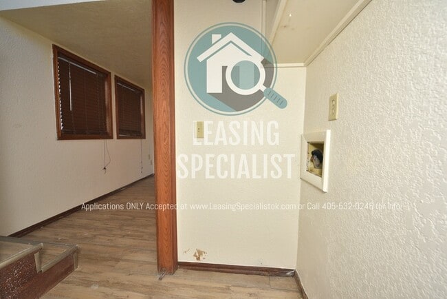 Building Photo - Central Norman 3 Bed 3 Bath MOVE IN SPECIA...
