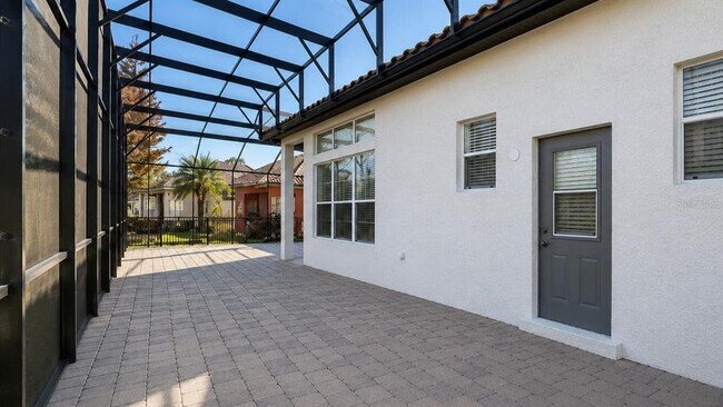 Building Photo - 439 Chelsea Ave