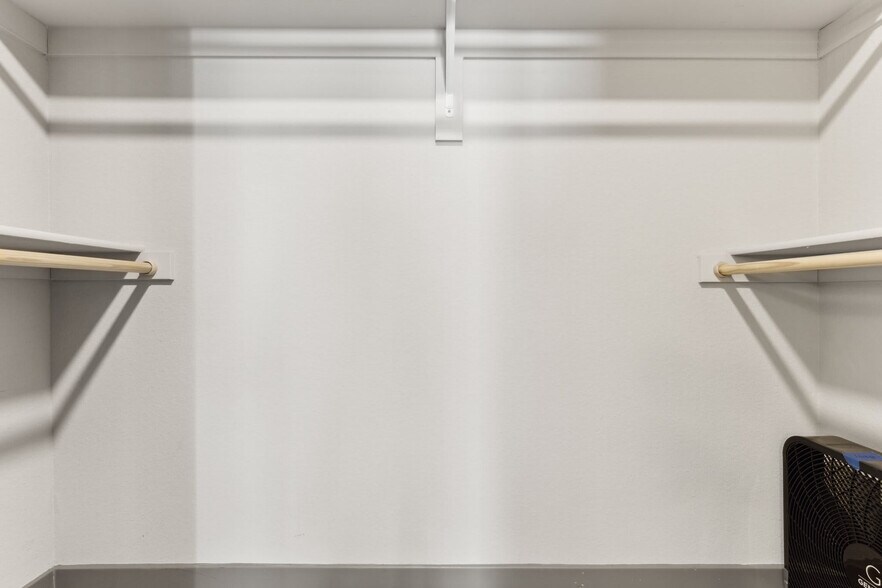 Building Photo - 400 N 2nd Ave