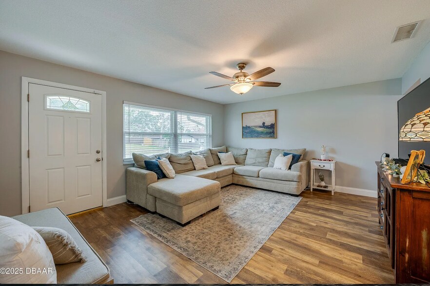 Building Photo - 1036 Tompkins Dr