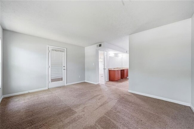 Building Photo - 117 Brittany Ct