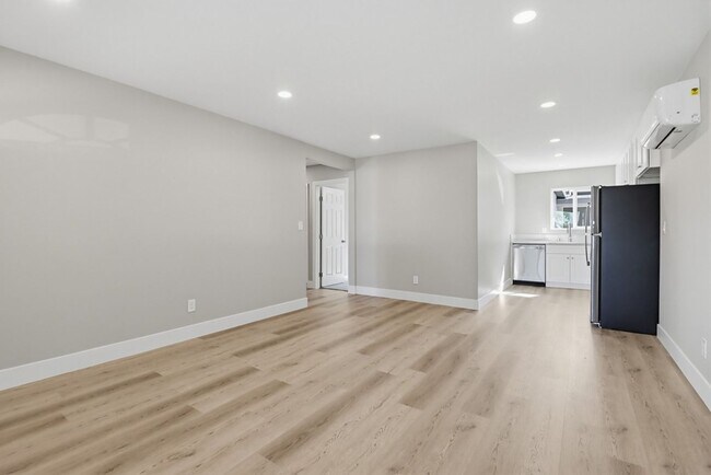 Building Photo - 54TH STREET 2985-2987 FRONT UNITS