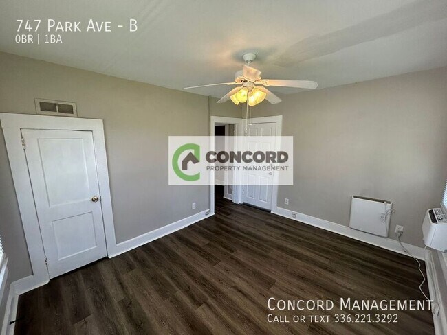 Building Photo - 747 Park Ave