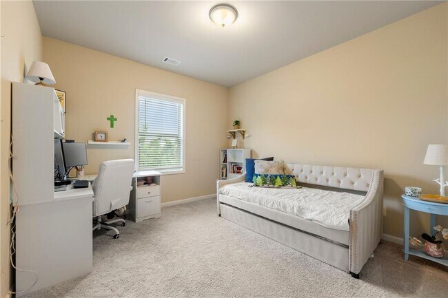 Building Photo - 2170 Trelipe Dr