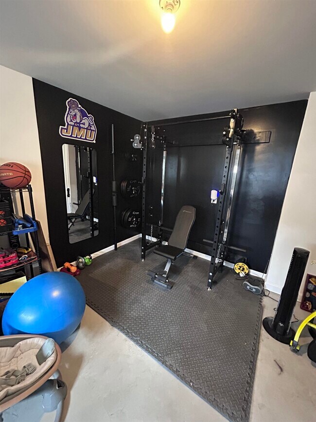 Building Photo - 1441 DERBY Dr