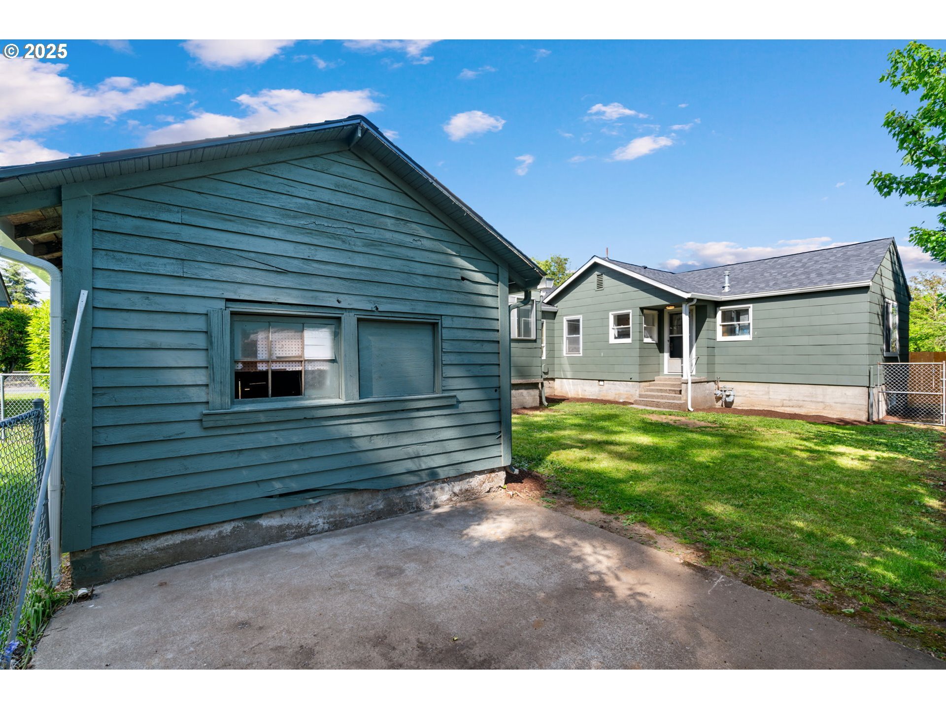 Building Photo - 5324 SE Flavel St