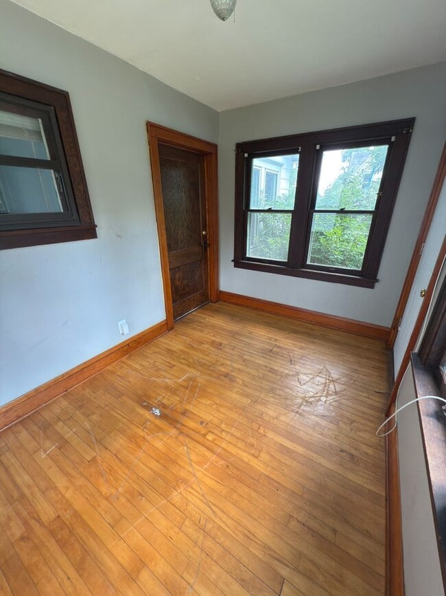 Building Photo - Charming Minneapolis Single-Family Home – Updated Throughout!