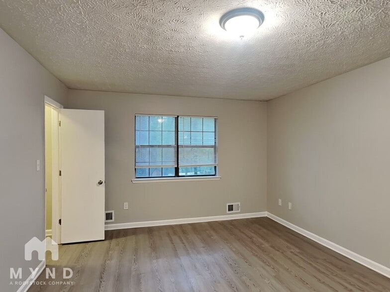 Building Photo - 314 Laurel Ln