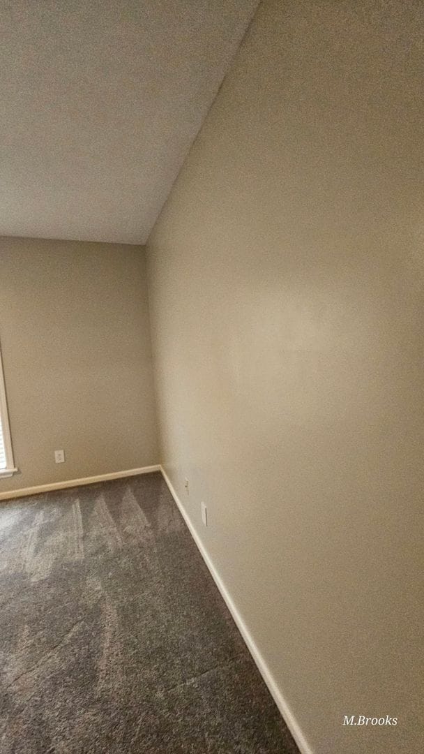 Building Photo - Country living but conveniently located in Kingsgate S/D in North Lowndes County near Moody AFB.