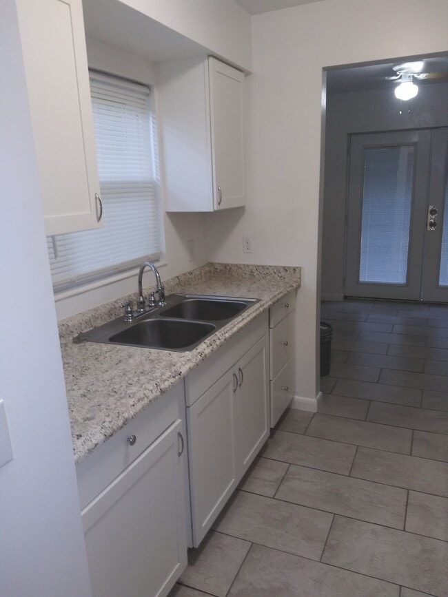 Building Photo - 1825 SW 67th Terrace