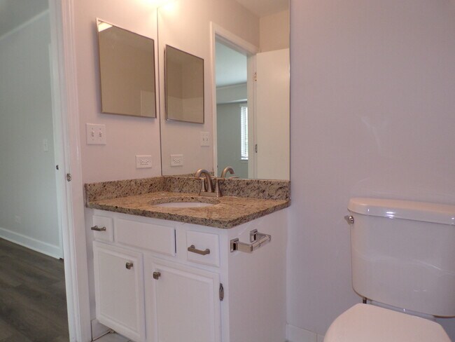 Building Photo - 13 Redbud Ct