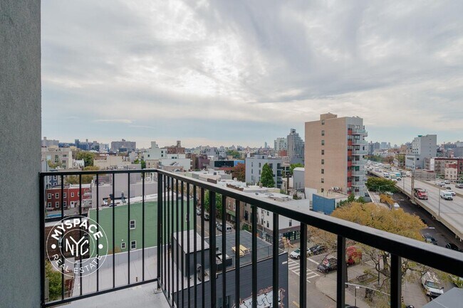 Building Photo - 280 Meeker Ave