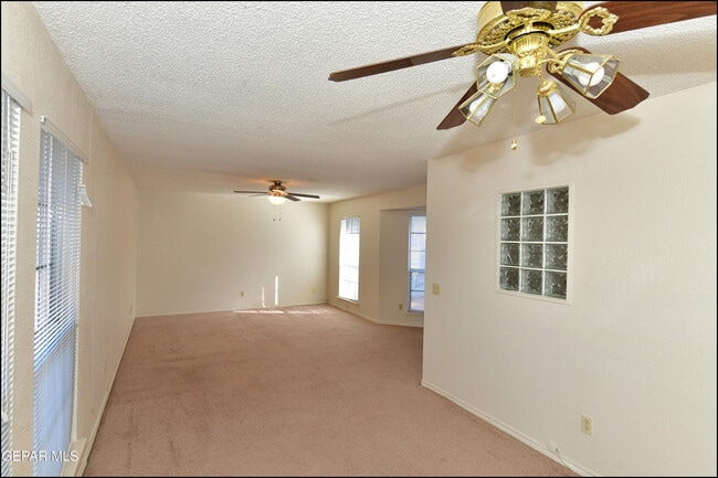 Building Photo - 6553 Brisa Del Mar Dr