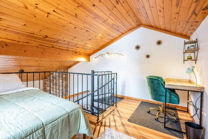 Building Photo - 2 Spruce Trail