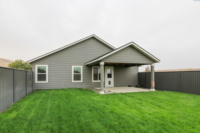 Building Photo - 3 Bed/2 Bath House in Benton City
