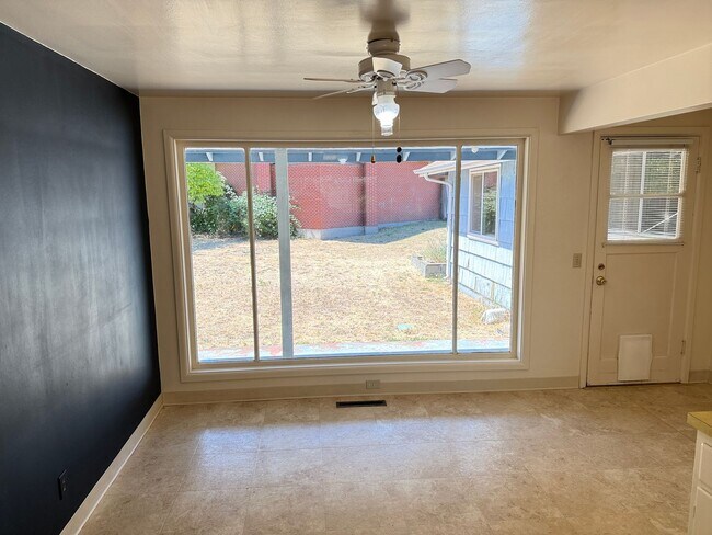 Building Photo - 1670 Escalante St