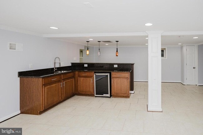 Building Photo - 2177 Chain Bridge Rd