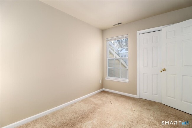 Building Photo - 2004 Eaton Ct