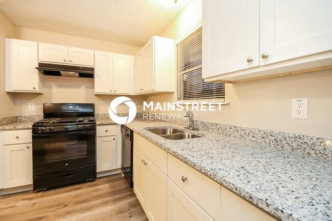 Building Photo - 4 Bedroom Pet-Friendly Home in Houston, TX with Main Street Renewal