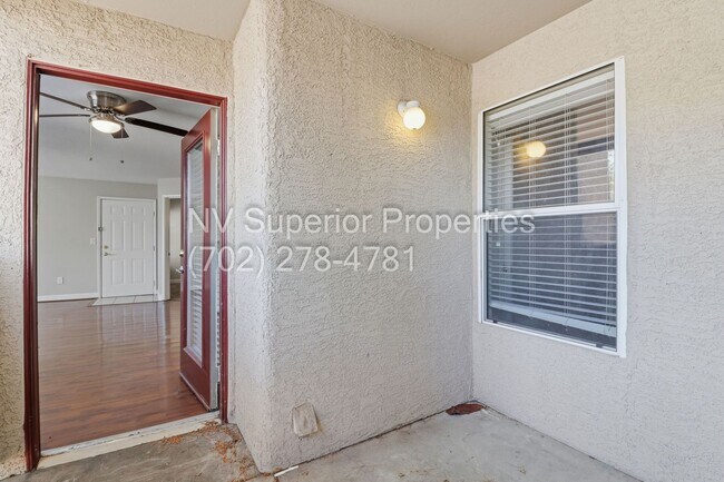 Building Photo - SW!! First floor unit with Balcony!! Gated!! Clubhouse!!  Community pool!! Spa!! Exercise Room!! ...
