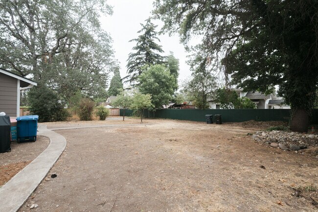 Building Photo - 313 119th St S