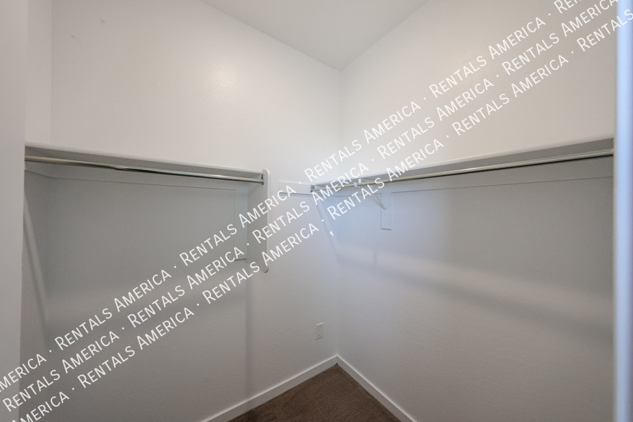 Building Photo - 40622 W Williams Way