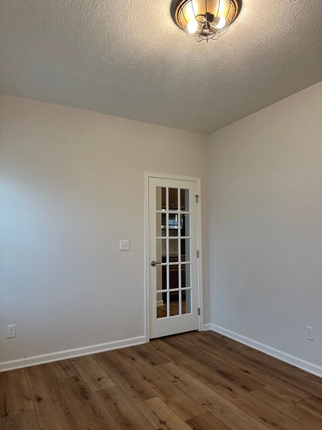 Building Photo - Welcome to this stunning 4-bedroom, 2.5-ba...