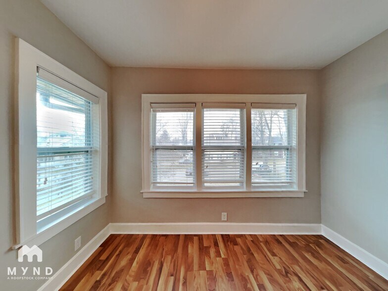 Building Photo - 563 E 37th St