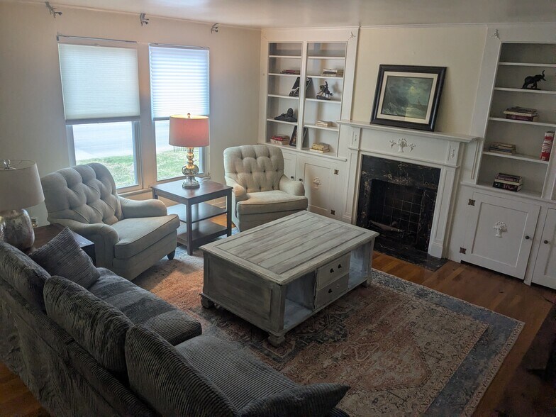 Building Photo - 920 S Braddock Ave